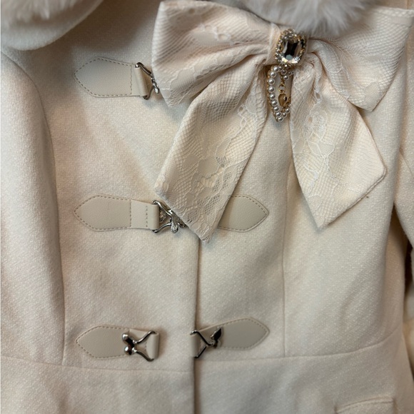 NWT Devil Inspired XS Women's Coat with detachable fur and bow - Picture 2 of 11